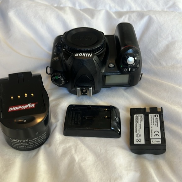 Nikon D50 DSLR Camera Body, Black - Picture 5 of 11